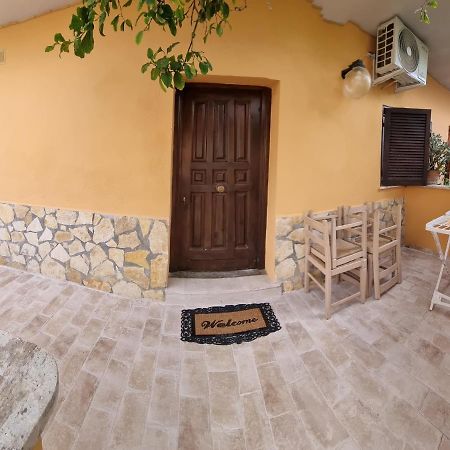 Monolocale Moreno Apartment Fiumicino Luaran gambar