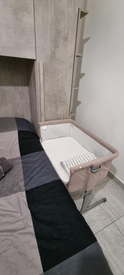 Monolocale Moreno Apartment Fiumicino Luaran gambar